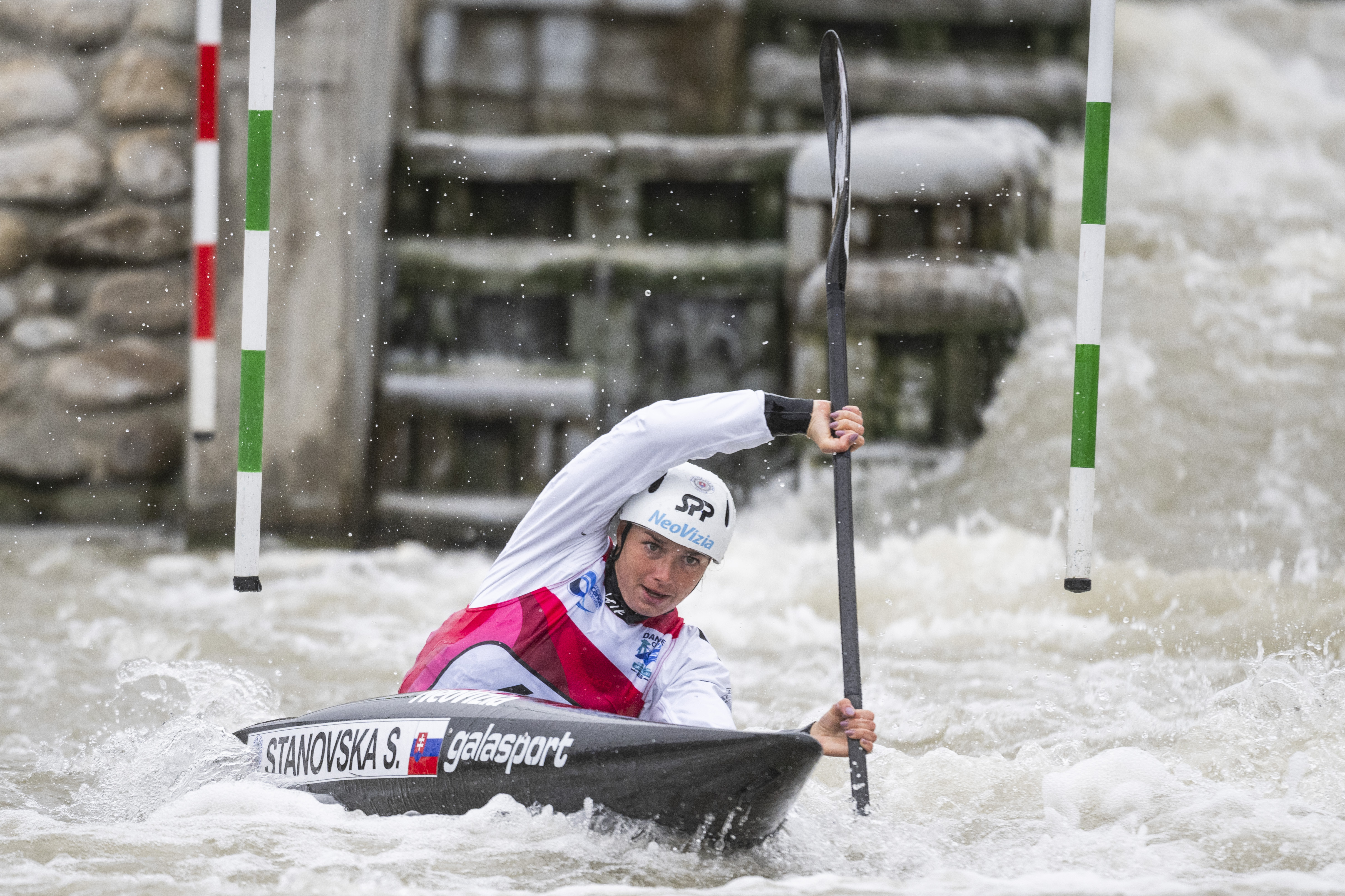 Stanovská medzi kajakárkami tretia
